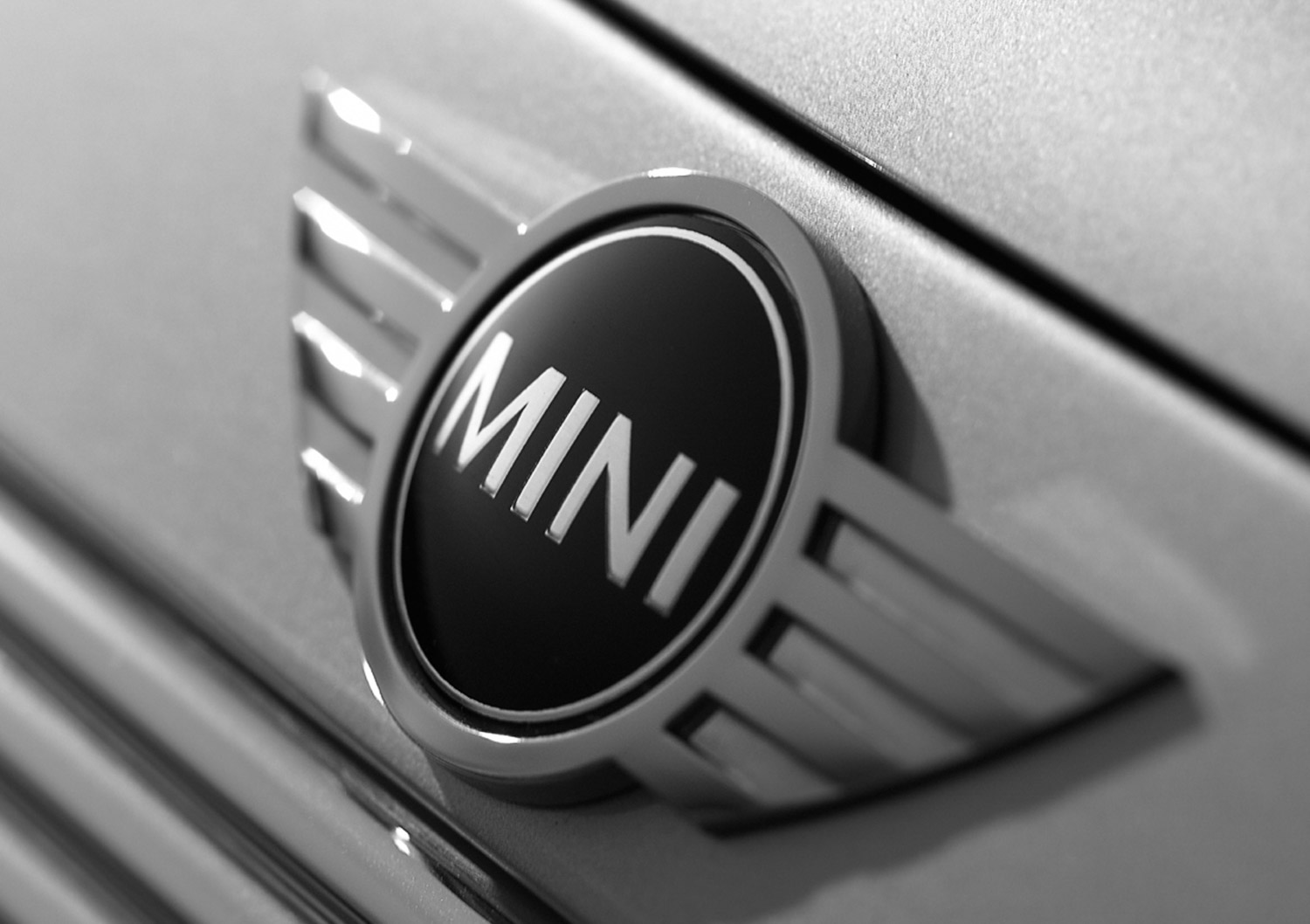 027_Mini_badge